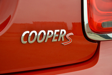 新型ミニ5ドア（F55）／Mini CooperS 5door