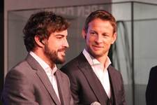 左:フェルナンド・アロンソ 右:ジェンソン・バトン/マクラーレン・ホンダ【2015 F1グランプリ】