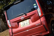 ダイハツ ムーヴ カスタム RS ハイパー SA　ボディカラー：ブラックマイカメタリックxファイアークォーツレッドメタリック