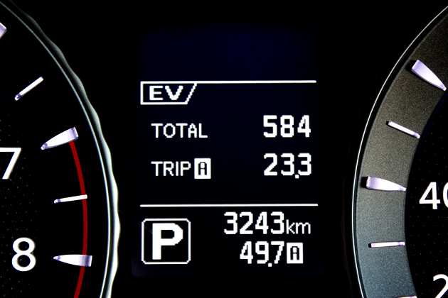 日産 フーガハイブリッド 郊外路EV走行距離