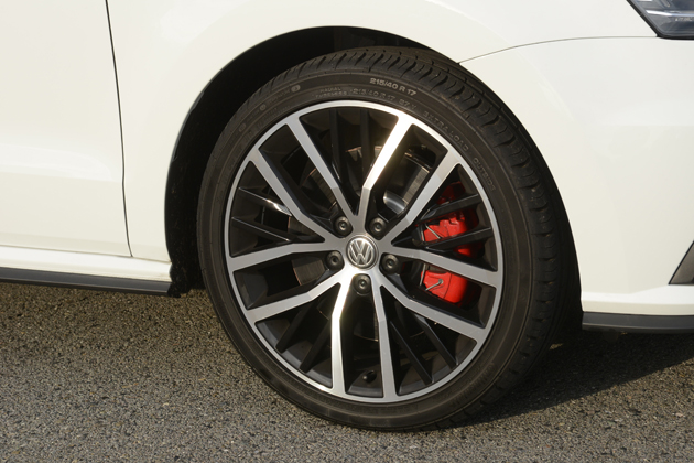 フォルクスワーゲン 新型 ポロGTI ミニ試乗レポート/今井優杏