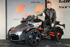 挙式を控えた中村獅童も注文済み！ 3輪バイク「BRP Can-Am Spyder F3