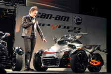 中村獅童も注文した3輪バイク「BRP Can-Am Spyder F3」発表会速報[2015/03/10・会場：LIQUIDROOM(東京都渋谷区)]