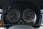 BMW 2シリーズアクティブツアラー 218i ラグジュアリー　ボディカラー：プラチナ・シルバー