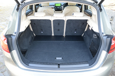 BMW 2シリーズアクティブツアラー 218i ラグジュアリー　ボディカラー：プラチナ・シルバー