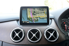 メルセデス・ベンツ Bクラス B180　ボディカラー：マウンテングレー