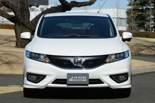 ホンダ 新型ジェイド ハイブリッドX　
