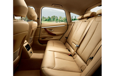 BMW「320iグラン ツーリスモ Luxury Lounge」