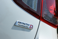 SKYACTIV-D（スカイアクティブ ディー）は、マツダが開発、および製造するディーゼルエンジンの名称