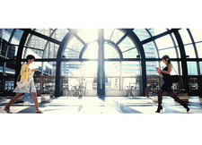 世界初の「歩きスマホ対策用エアバッグ」の開発に成功！？