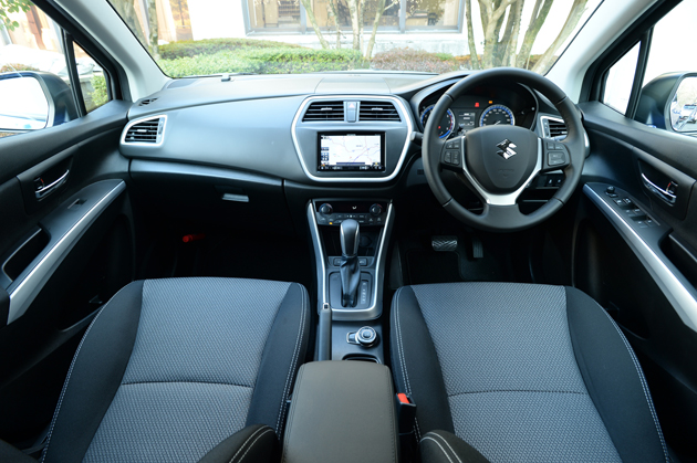 スズキ Sx4 S Cross 試乗レポート 渡辺陽一郎 2 3 徹底検証 15年新型車種ー試乗レポート Mota