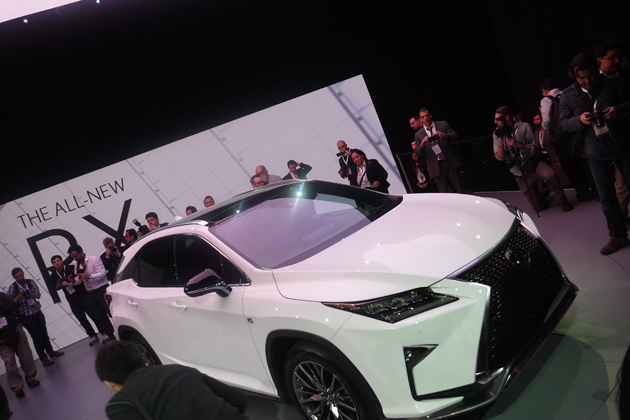 レクサス 新型rx 4代目 がnyオートショー15でワールドプレミア 九島辰也 新型車リリース速報 Mota レクサス 新型rx 4代目 がnyオートショー15でワールドプレミア 九島辰也 新型車リリース速報 Mota