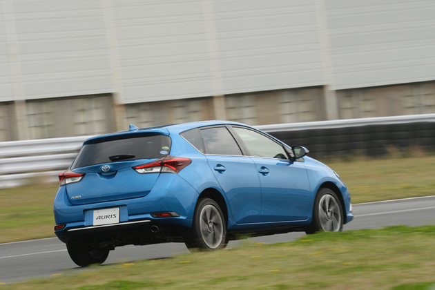 試乗 トヨタ オーリス 1t 新開発1 2リッターガソリン直噴ターボ プロトタイプ試乗レポート 国沢光宏 2 3 徹底検証 15年新型車種ー試乗レポート Mota 試乗 トヨタ オーリス 1t 新開発1 2リッターガソリン直噴ターボ プロトタイプ試乗レポート 国沢光宏 2 3 徹底検証 15年新型車種ー試乗レポート Mota