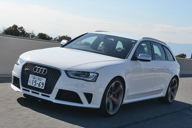 アウディ RS4アバント