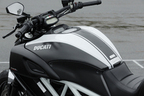 ドゥカティ Diavel Carbon