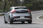 ボルボ 新型「V40 Cross Country(クロスカントリー) T5 AWD」[新パワートレイン「Drive-E」・2015年モデル・200台限定] 試乗レポート／今井優杏