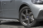 ボルボ 新型「V40 Cross Country(クロスカントリー) T5 AWD」[新パワートレイン「Drive-E」・2015年モデル・200台限定] 試乗レポート／今井優杏