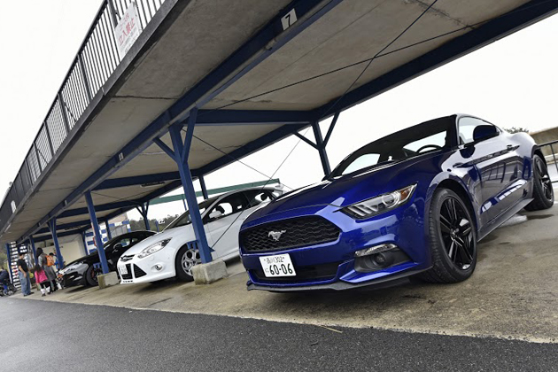 フォードジャパンのブースには話題の新型マスタングが登場!