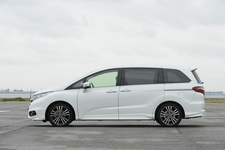 ホンダ オデッセイ 2.4 アブソルート EX　ボディカラー：ホワイトオーキッド・パール