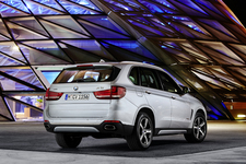 BMW 新型PHV「X5 xDrive40e」