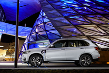 BMW 新型PHV「X5 xDrive40e」