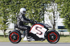 電動バイク「zecOO（ゼクー）」