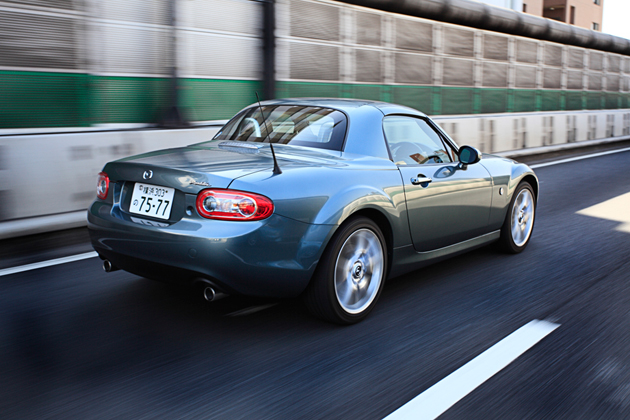 マツダ「ロードスター」の新型と旧型を比較してみた／渡辺陽一郎
