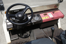 【はたらくクルマ】トーイングトラクター ~JALの定時運行を支える、空港のはたらくクルマ Vol.2~