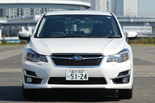 スバル インプレッサスポーツ2.0i-Sアイサイト　ボディカラー：クリスタルホワイト・パール