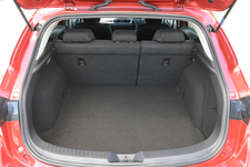 マツダ アクセラスポーツ XD　ボディカラー：ソウルレッドプレミアムメタリック