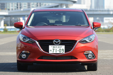 マツダ アクセラスポーツ XD　ボディカラー：ソウルレッドプレミアムメタリック