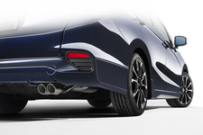 ホンダ新型「シャトル」無限パーツ装着車