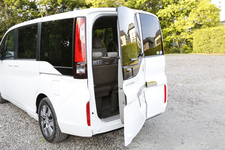 ホンダ 新型ステップワゴン G・EX(外装色:ホワイトオーキッド・パール)