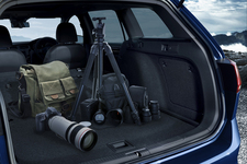 フォルクスワーゲン ゴルフ R ヴァリアント ※写真は一部日本仕様と異なる場合有