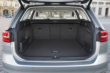 フォルクスワーゲン 新型パサートヴァリアント(欧州仕様車)