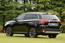 三菱 新型アウトランダーPHEV