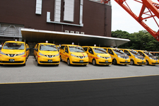 日産 NV200タクシー出発式
