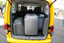 日産 NV200タクシー出発式