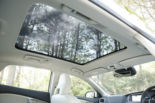 甲州ワインの底ヂカラ、知ってますか？ ～「ボルボ V40」2015年モデルで巡る山梨ワイナリーの旅～