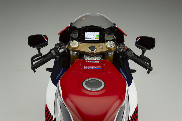 ホンダ、“MotoGP”レース専用マシンを「2,190万円」で一般販売