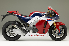ホンダ、“MotoGP”レース専用マシンを「2,190万円」で一般販売