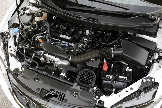 ホンダ ジェイド Rs 1 5リッター Vtec Turbo 試乗レポート 岡本幸一郎 1 2 徹底検証 15年新型車種ー試乗レポート Mota