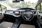 ホンダ ジェイド RS[1.5リッター VTEC-TURBOエンジン搭載モデル／ボディカラー：ホワイトオーキッド・パール／インテリアカラー：ブラウン・本革シート(オプション)]試乗レポート／岡本幸一郎