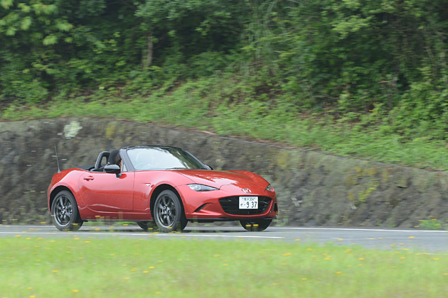 マツダ ロードスター vs トヨタ 86・スバル BRZ 試乗レポート