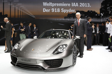 ポルシェ、プラグインハイブリッド「918スパイダー」の生産を終了