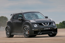 DCT ジュークR 2.0 改 日産 ジューク-R が「2.0」に進化…GT-R NISMO の600hpエンジン