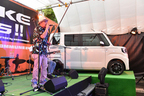 ダイハツ「ウェイク」特別仕様車発売記念イベント“WAKE Fes!!”にてレゲエ歌手の「MOOMIN」