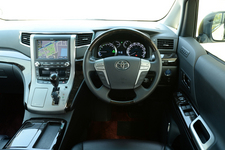 先代 トヨタ アルファードハイブリッド