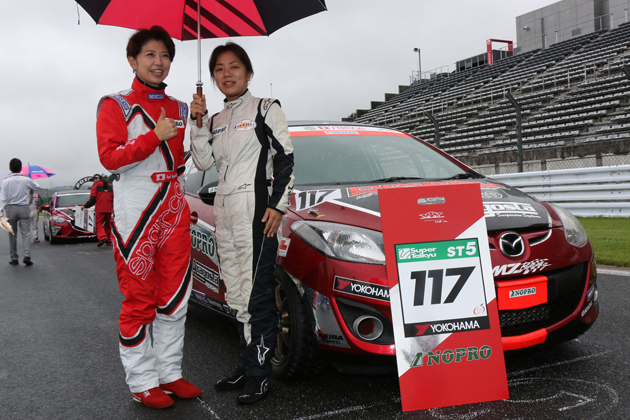 （左から）Hayashi選手、小松選手