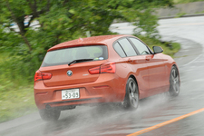 BMW 118i Sport／ボディカラー：ヴァレンシア・オレンジ／インテリアカラー：ブラック